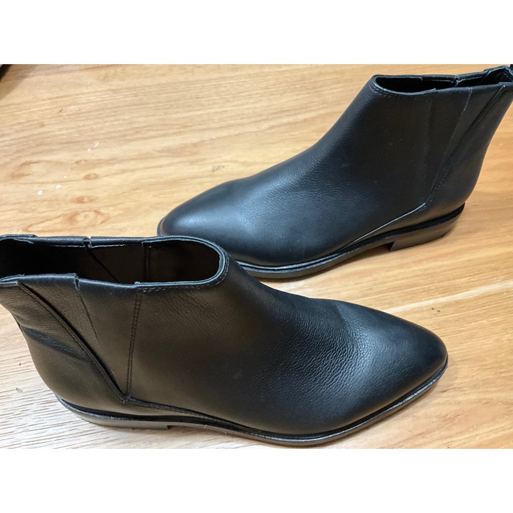 Via Spiga Womens Black Leather Pointed Toe Ankle Booties Lug Sole Size 9M EUR 39